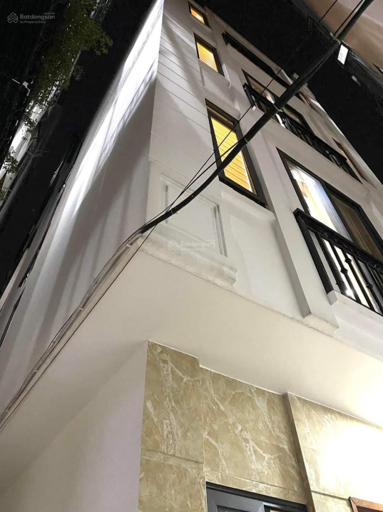 Bán nhà ngõ 10 Võng Thị DT 50m2 4 tầng MT 4m lô góc, oto đỗ cách nhà 20m