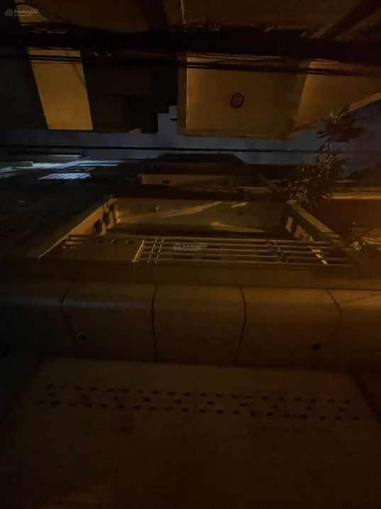 Bán nhà ngõ 12 Đào Tấn, Ba Đình thuộc khu phân lô cán bộ rộng 60m2, xây 6 tầng kiên cố nhỉnh 13 tỷ