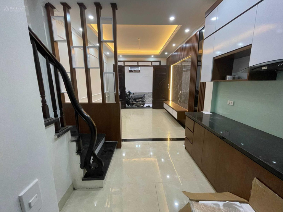 Bán nhà ngõ 209 Đội Cấn, Ba Đình 36m2, 5 tầng mới, hướng Tây Bắc, 2 mặt thoáng giá 4.25 tỷ
