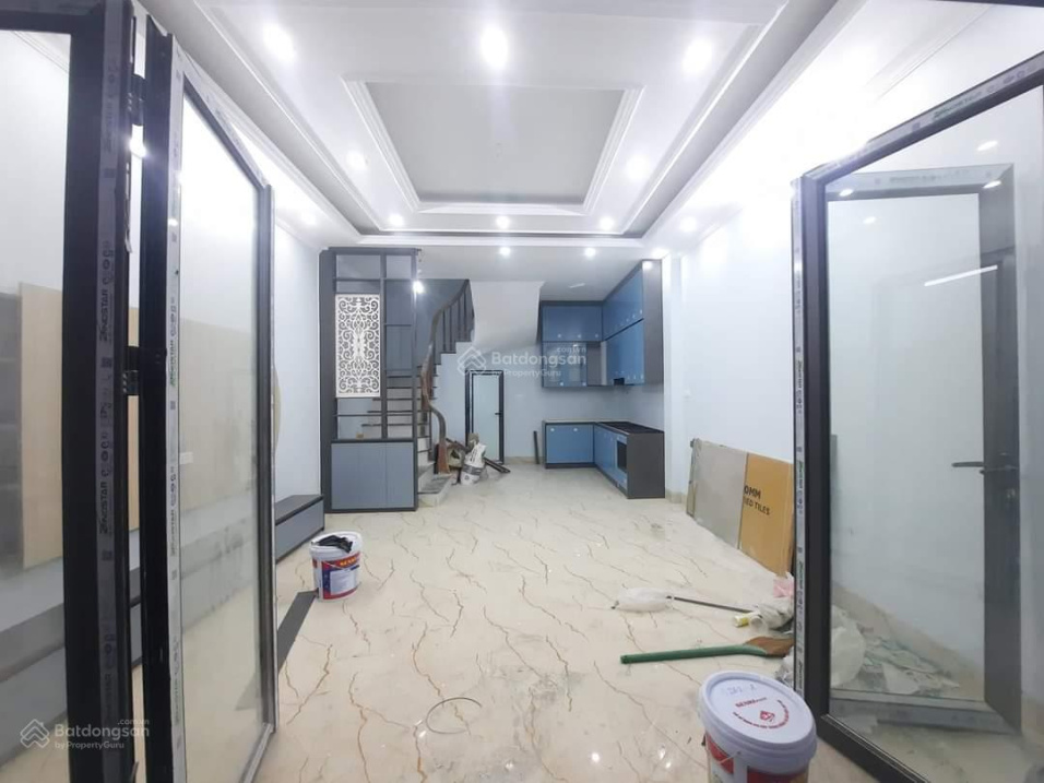 Bán nhà ngõ 82 hồ Đền Lừ, ngõ rộng, nông, 43m2 5 tầng, 4,25 tỷ, 0989 200 239