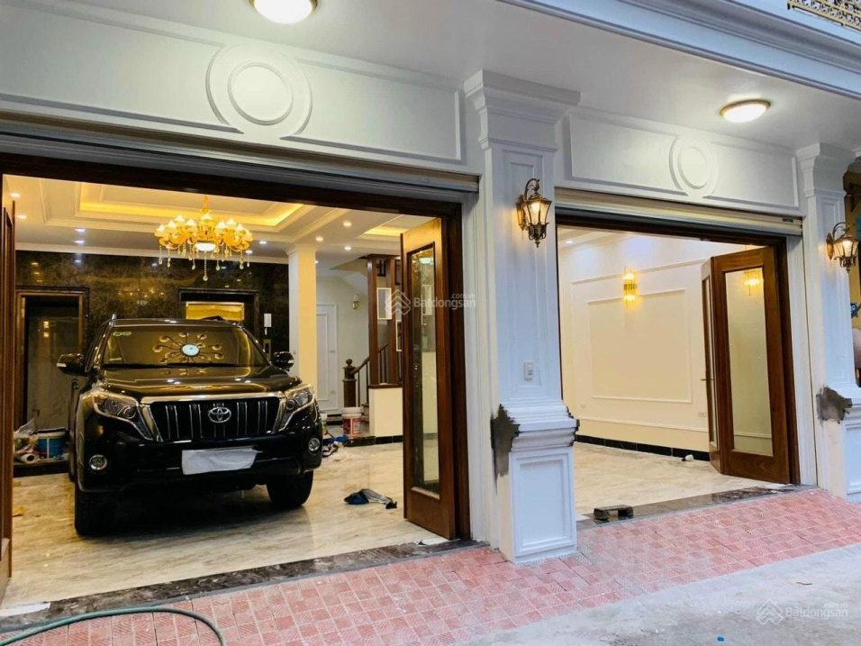 Bán nhà phân lô Nguyễn Khang 100m2 6 tầng MT 5m giá 15 tỷ. LH 0904 556 956 miễn môi giới