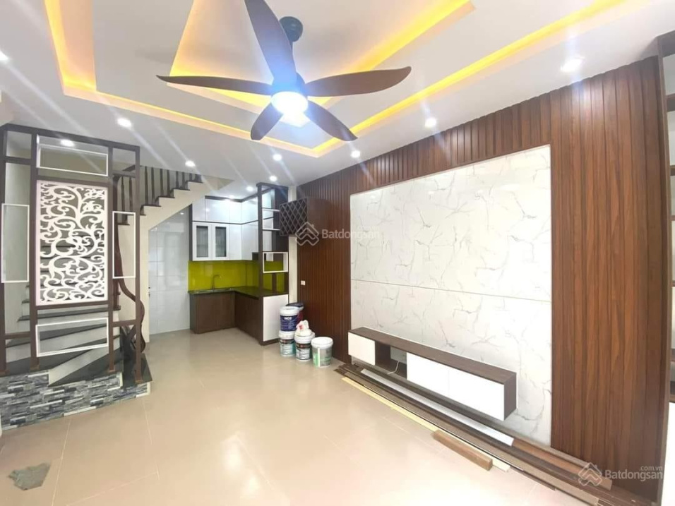 Bán nhà phân lô Trần Quốc Hoàn, Cầu Giấy, ô tô vào nhà, tặng full nội thất