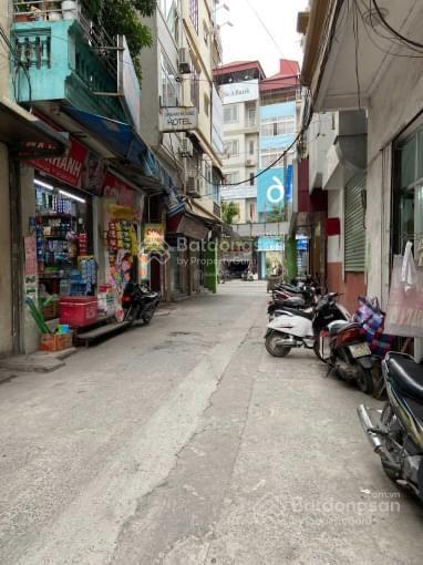 Bán nhà phố Chùa Láng - TT Đống Đa - kinh doanh - 20m oto - nhà mới đẹp - DT 40m2, giá 3,6 tỷ
