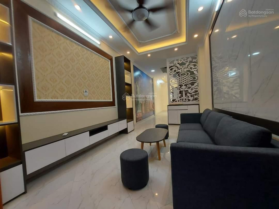 Bán nhà phố Cổ Linh, Long Biên, diện tích 46m2, nhà đẹp mới, ô tô đỗ, gần Aeon Mall Long Biên