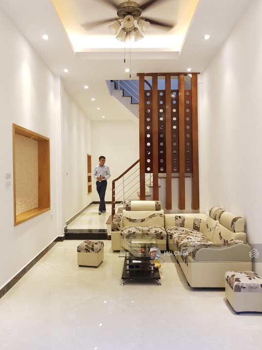 Bán nhà phố Hào Nam 33m2x5T + 45m2 sân để xe, gần ngã 6 Ô Chợ Dừa, Đống Đa giá 4.0 tỷ