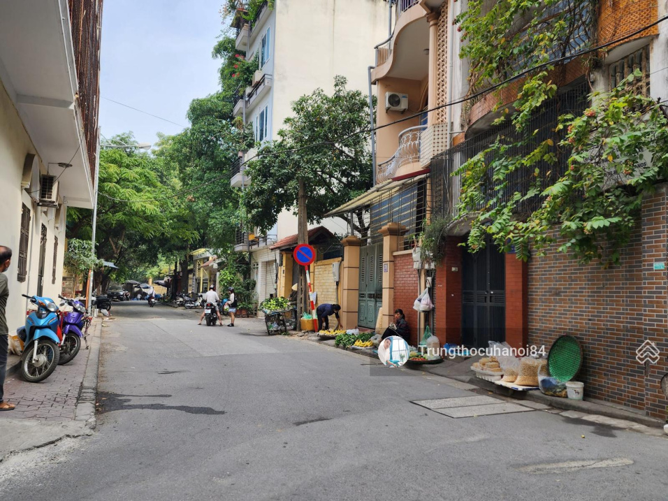 Bán nhà phố Hoàng Sâm, Hoàng Quốc Việt, giá mềm, xây biệt thự hoặc văn phòng công ty thì quá tuyệt