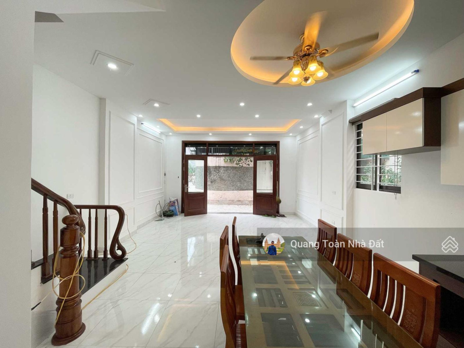 Bán nhà riêng 2 mặt thoáng ô tô vào, ngõ thông cách đường Trịnh Văn Bô 300m diện tích 42m2 x 5T 7PN