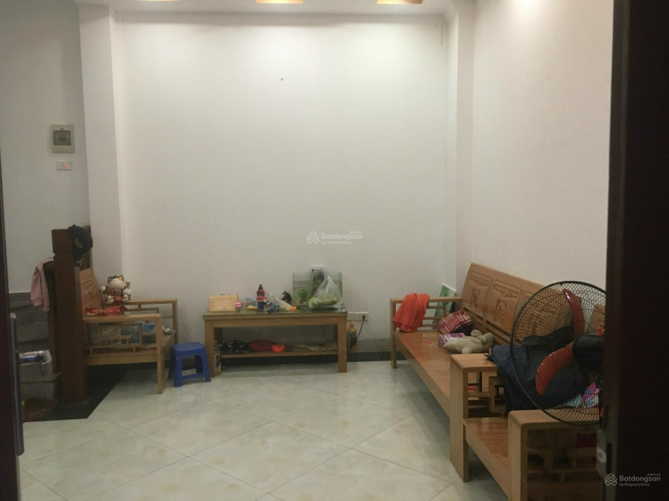 Bán nhà riêng 4 tầng tại đường Hữu Lê, diện tích 37.3 m2 có sân chung. LH 0985 643 579