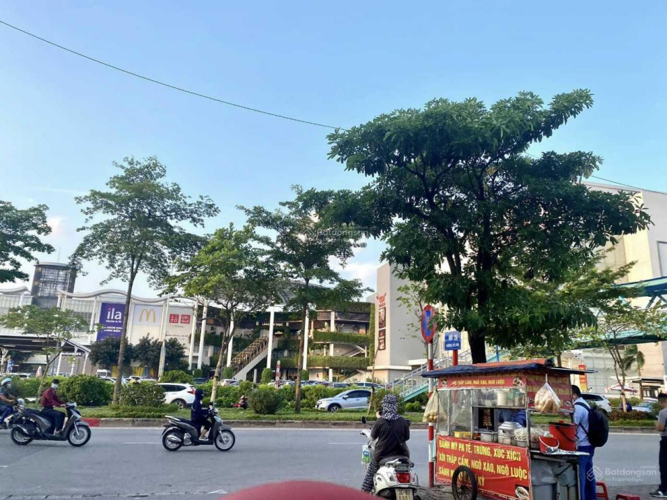 Bán nhà tại Đàm Quang Trung, diện tích 42m2, chỉ 3.35 tỷ, ô tô đỗ tận cửa.