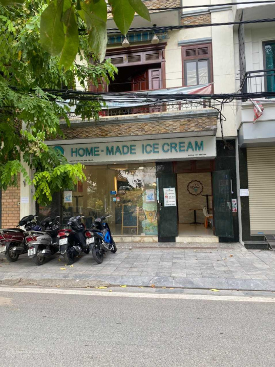 Bán nhanh, nhà 5 tầng, mặt phố Trúc Bạch - Ba Đình - 103m2 - MT: 6m - giá 36 tỷ - kinh doanh tốt