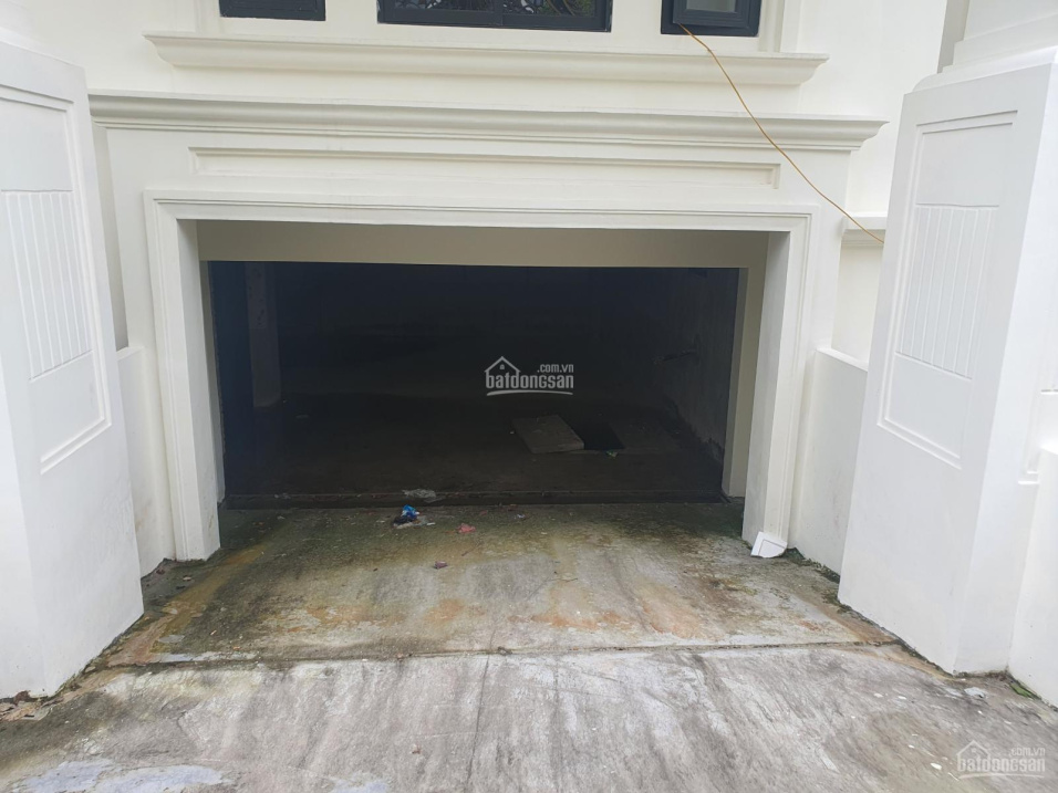 Bán siêu biệt thự Dịch Vọng DT 296,3m2 * 4.5T + 1 hầm ô góc quá đẹp giá thoả thuận