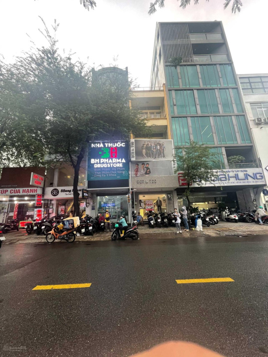 Bán tòa building hầm 8 tầng mặt tiền Trần Hưng Đạo, Quận 1 (8 x 16m) HĐT 368,7 triệu/th gía 80 tỷ