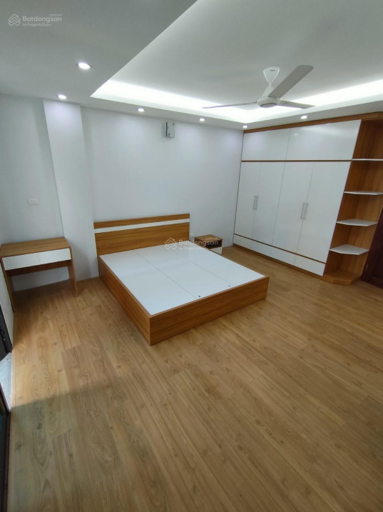 Bán tòa nhà căn hộ 4 sao phố Lạc Long Quân, DT 54m2, 9 tầng, thang máy, ô tô, MT 4,5m, giá 15,5 tỷ