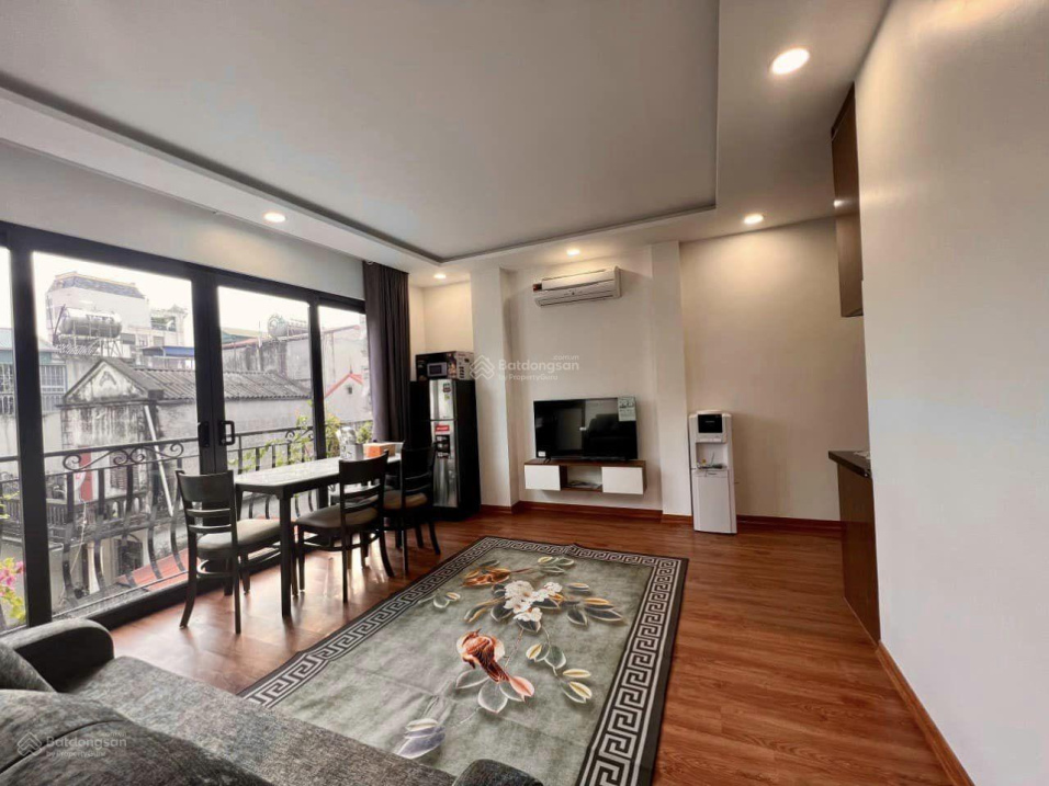 Bán tòa nhà căn hộ dịch vụ lô góc với DT 160m2, doanh thu 280tr/th trung tâm Q. Ba Đình