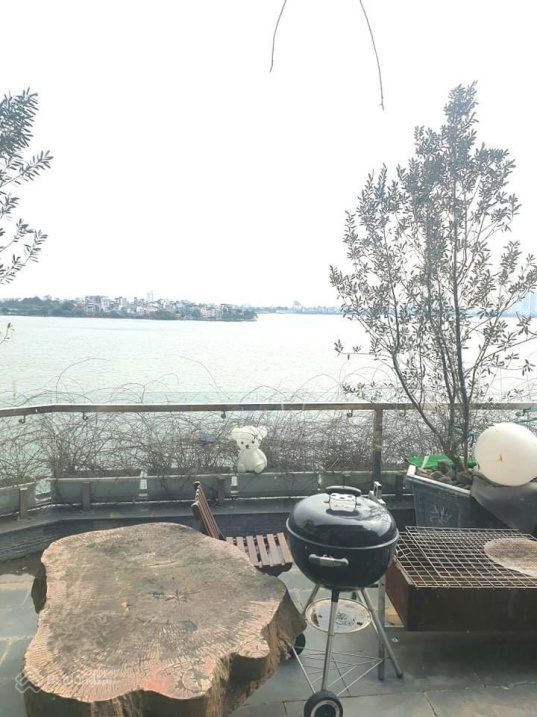 Bán tòa nhà đẳng cấp view hồ Trích Sài Tây Hồ 230m2 x 9T, MT 40m x giá 200 tỷ. Lô góc