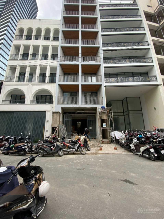 Bán tòa nhà ngay mặt tiền Hai Bà Trưng, Quận 1 DT (12 x 18)m, HĐT 250tr/tháng, giá chỉ 39 tỷ TL