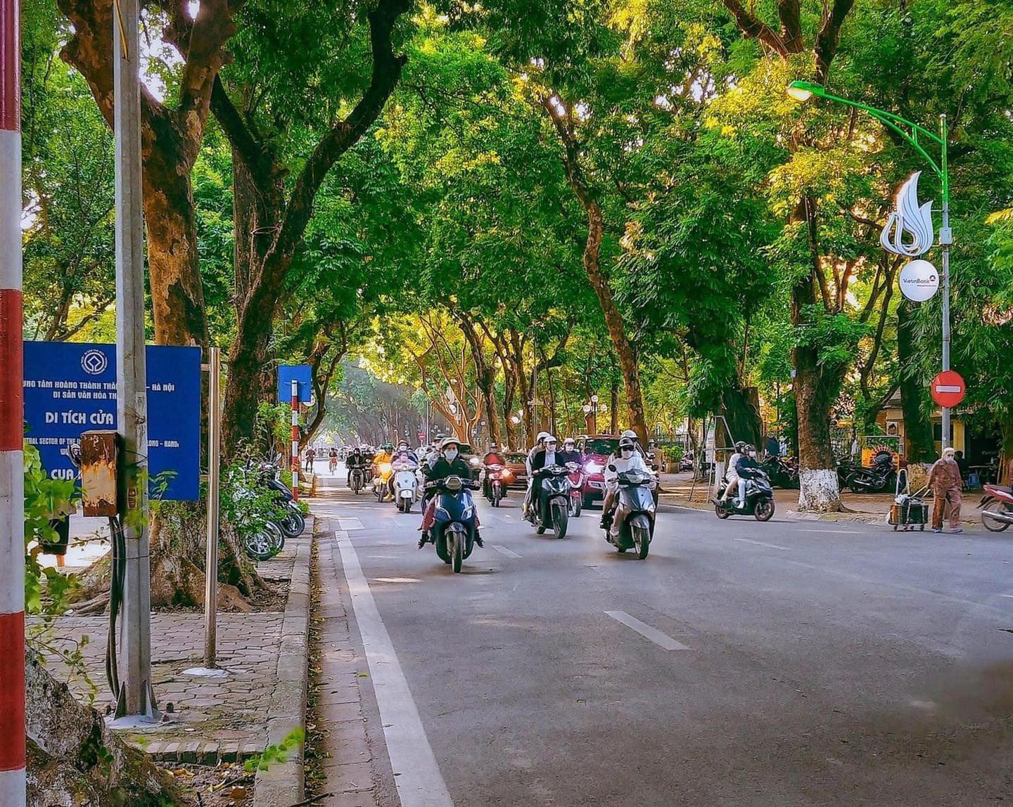 Bán nhà Mặt Phố Phan Đình Phùng Hoàn Kiếm – Mặt Tiền 12m – 26.000$$/năm – 28 Tỷ.