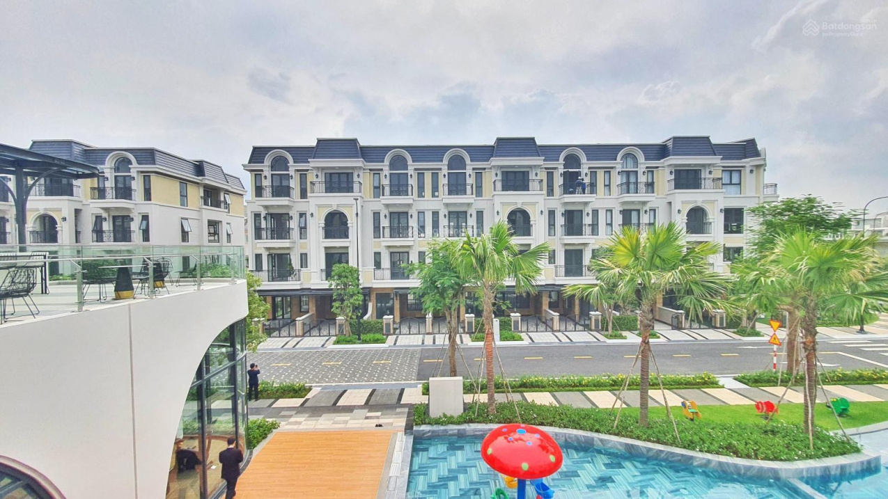 Biệt thự 4 tầng SD 203m2, nhận nhà ngay, đã có sổ hồng. Liên hệ 0938 506 906 xem nhà thực tế