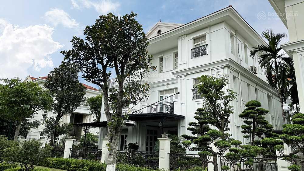 Biệt thự GĐ1 - 210m2 hướng Tây - nhà hoàn thiện cơ bản - sổ đỏ - giá 13xtr/m2