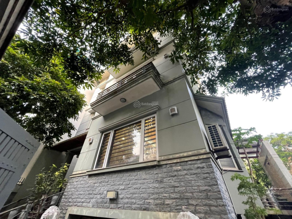 Biệt thự Vườn Đào bán ở khu D5 tuyệt đẹp, gara để 3 ô tô, view nhìn ra vườn hoa, gần Lotte