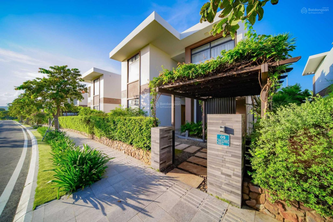 Biệt thự biển 3PN liền kề golf link KN Paradise Cam Ranh sổ hồng lâu dài giá gốc CĐT
