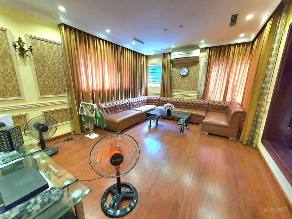 Biệt thự đẳng cấp thượng lưu - độc đáo - nội thất Châu Âu: 200m2, 3t, mt 10m, 25.6 tỷ.