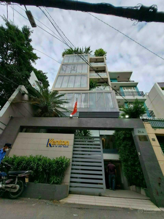 Biệt thự đẹp 2 MT đường Nguyễn Minh Hoàng (nội khu công viên) DT: 8x18m nhà 4 tầng đẹp. Giá 26 tỷ