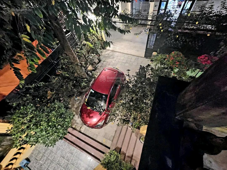 Biệt thự sân vườn cực hiếm tại ngõ 445 Lạc Long Quân, 259m, 4tầng, MT 12m, 16 chỗ vào nhà, 25,5 tỷ