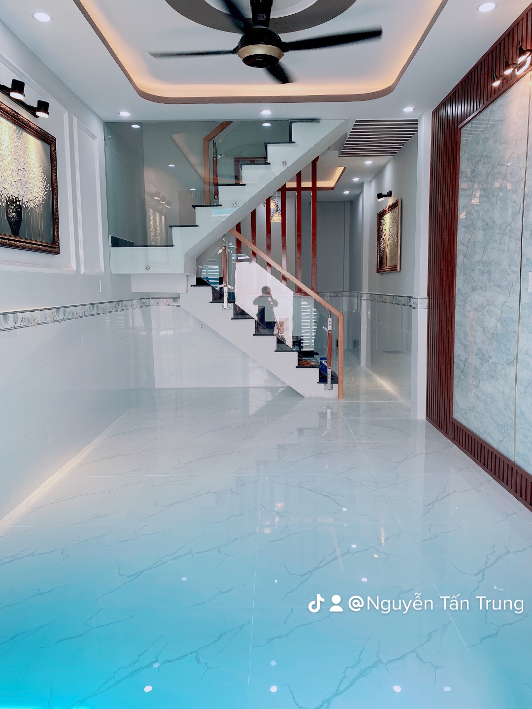 Bán nhà Sổ Hồng Riêng, Giá bán hợp lý, Vị trí thuận tiện, Gần ngay Gò Vấp. Xung quanh nhiều tiện ích.