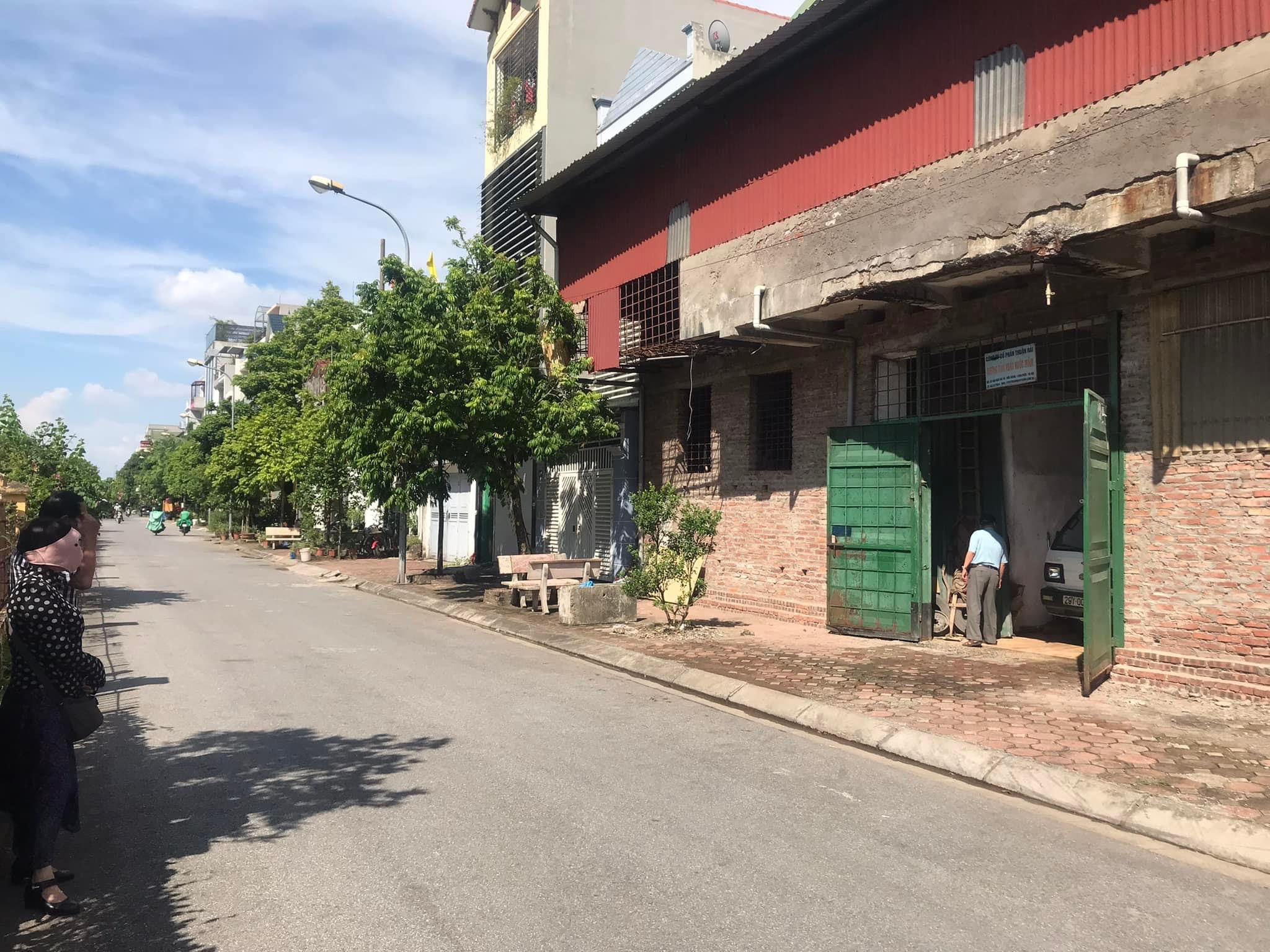 Bán Gấp 2 Mảnh Đất Giá Rẻ Tại Ngô Gia Tự Long Biên. Diện Tích Từ 183m2 Đến 460m2. Mặt Tiền 15m. Có Sẵn Nhà Xưởng