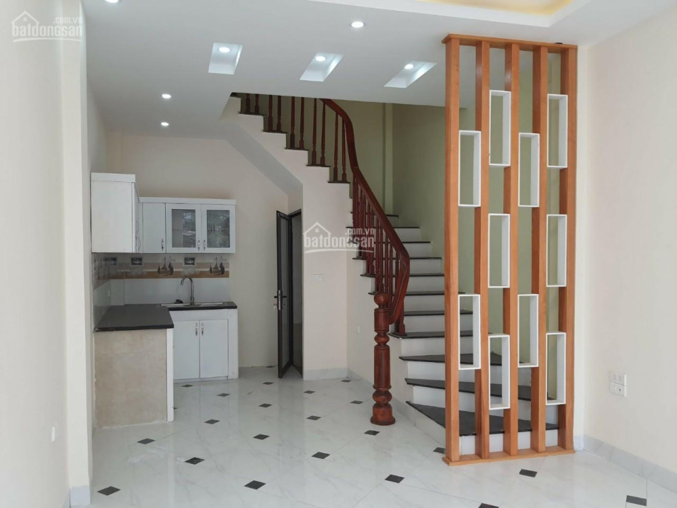 CC bán nhà 5T, 2 mặt thoáng Phùng Hưng - Hà Đông (đối diện UBND P. Phúc La) ô tô đỗ cách 10m. 3tỷ8