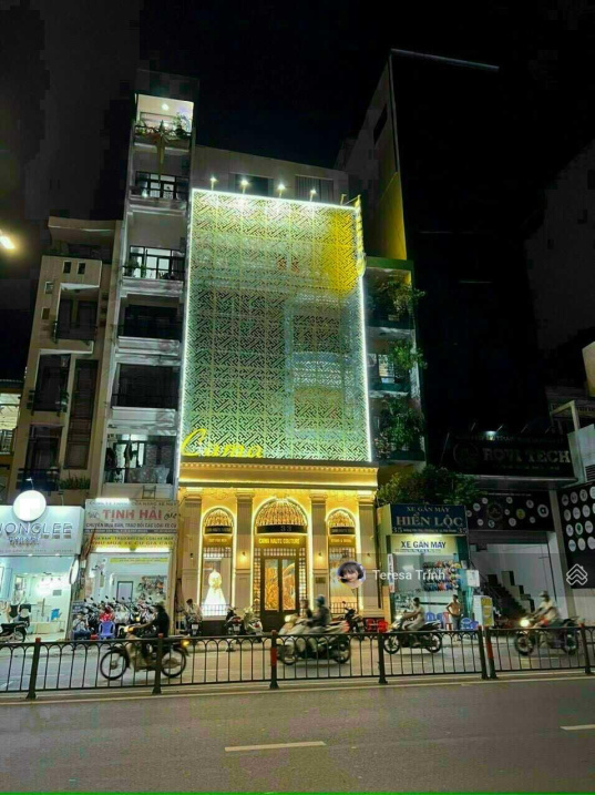 CC bán nhà mặt tiền Nguyễn Trãi P2 Quận 5(7.5x18m) 4 Lầu HĐT: 150tr/th 72 tỷ (Đoạn 2 chiều)