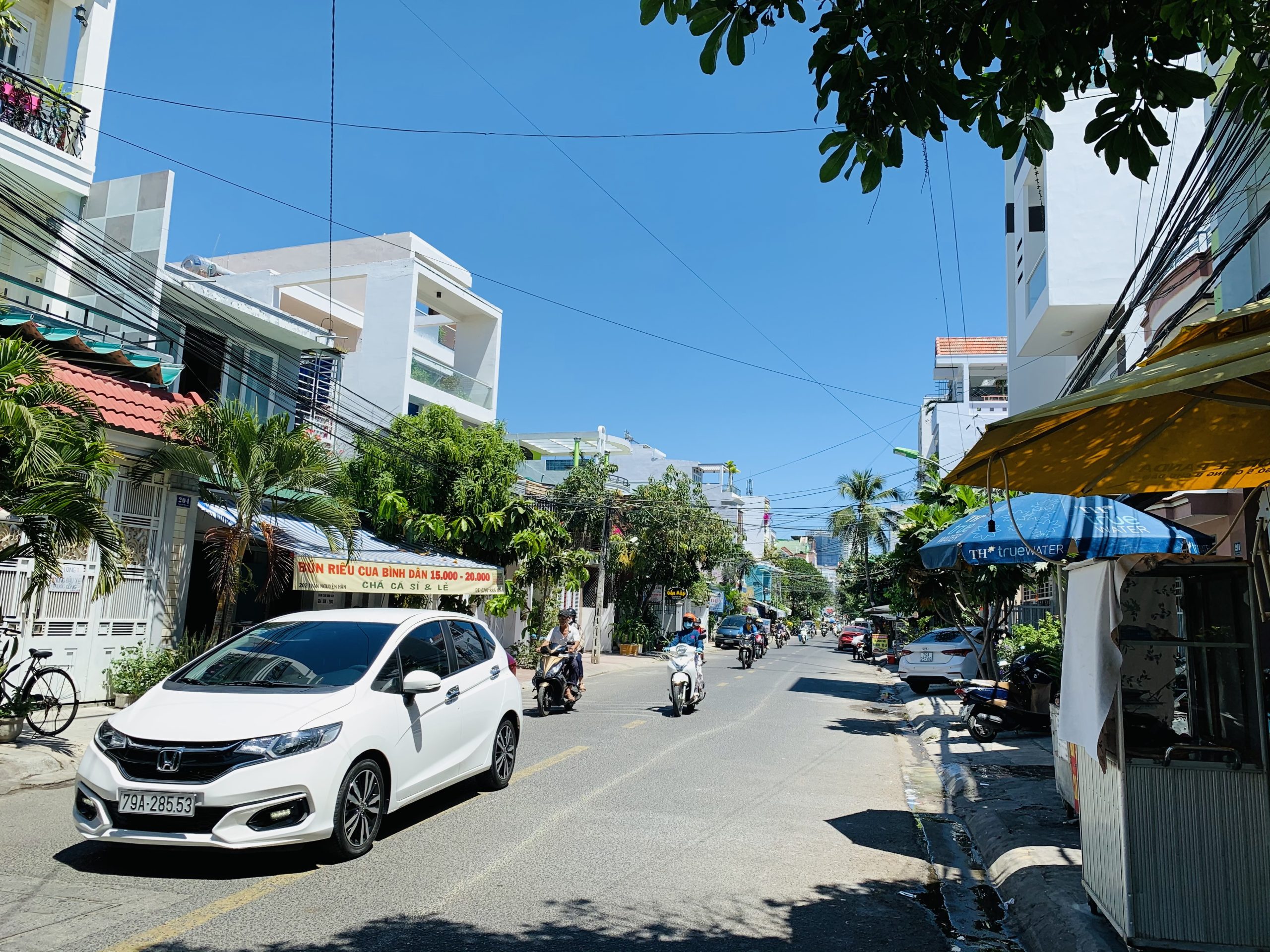 Bán nhà đất phố - 2 mặt tiền Nguyễn Hữu Huân, giá tốt