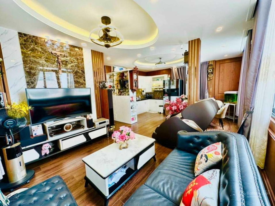 CHDV 7 tầng - xe hơi vi vu - Lâm Văn Bền, Q7 - 12 tỷ hơn tí