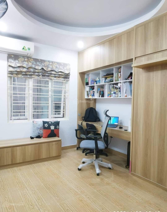 Cần bán gấp nhà 42m2, gần ô tô chỉ 4,8 tỷ phố Hoàng Quốc Việt