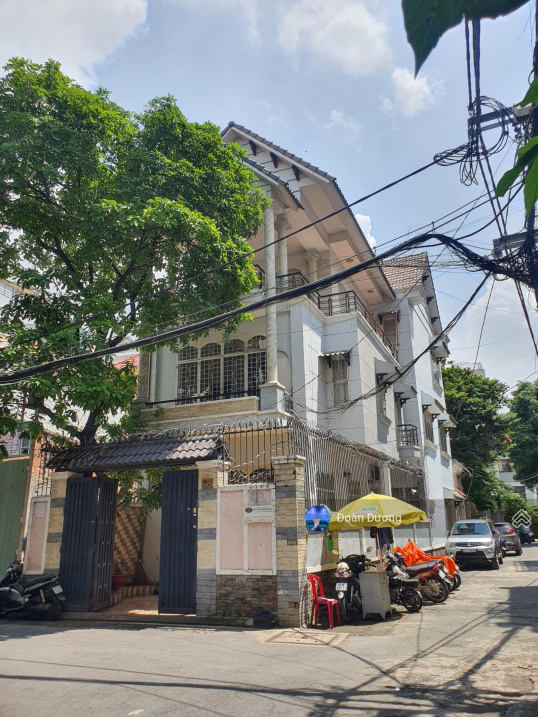 Cần bán gấp nhà hẻm xe hơi 8m đường Nguyễn Thái Bình, Phường 4. Đẹp lung linh