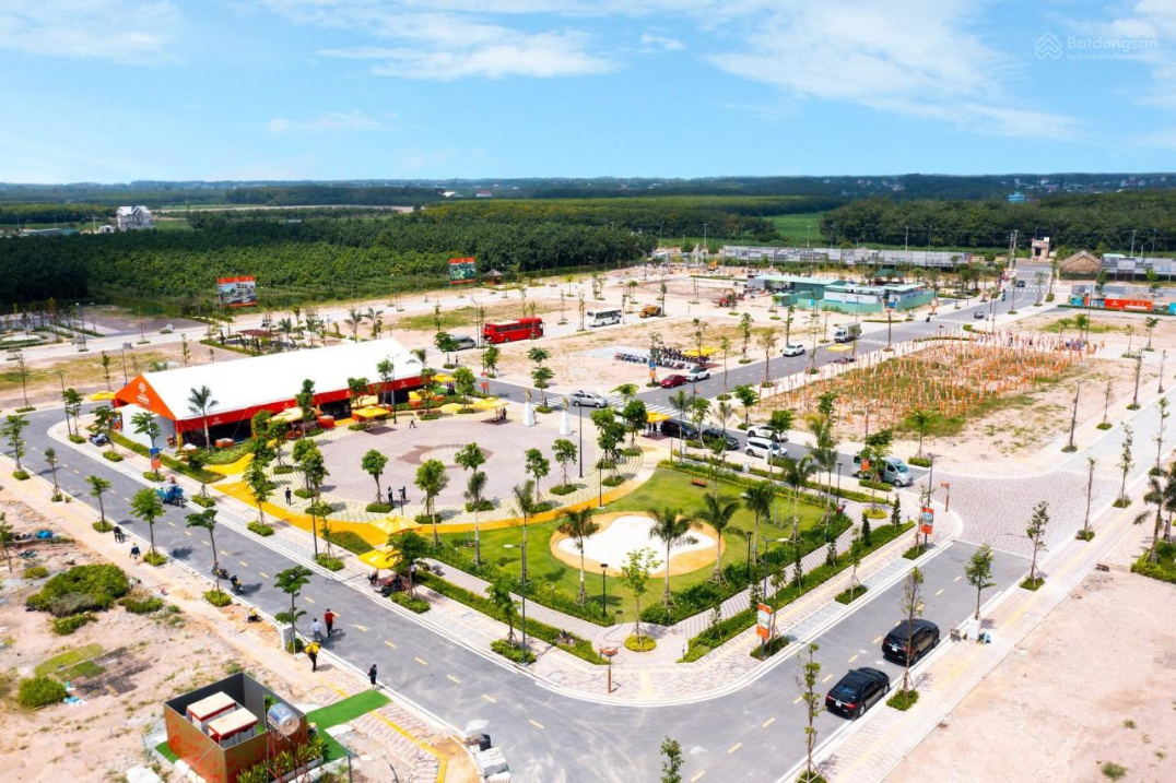 Cần bán hai lô liền kề đối diện công viên trong dự án Cát Tường Park House Chơn Thành giá rẻ