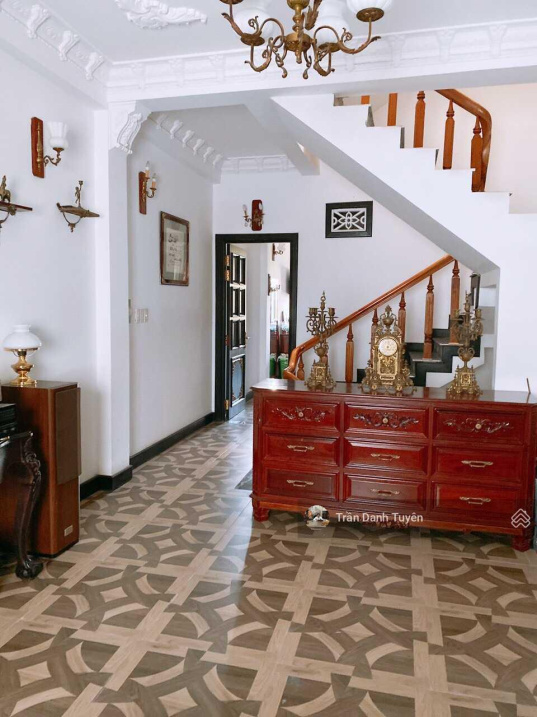 Cần bán nhà 3 tầng đẹp đối diện công viên khu đô thị Lê Hồng Phong 2 (Hà Quang 2)