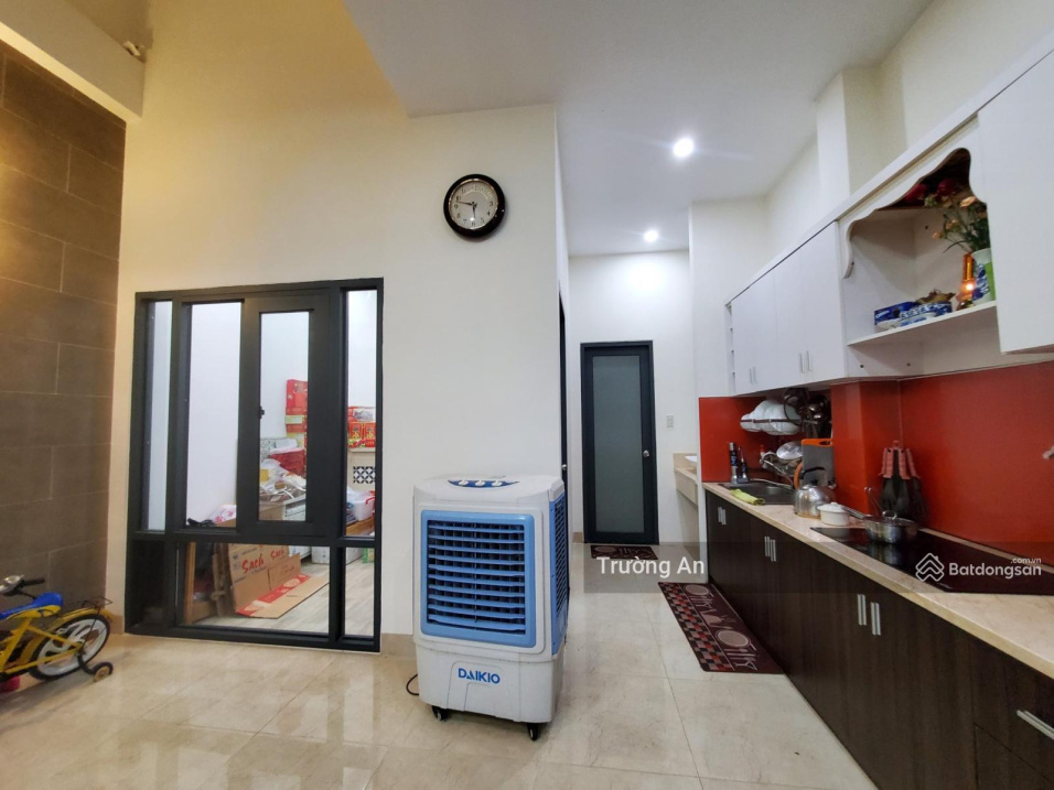 Cần bán nhà 3 tầng view sông Thuỷ Tú , Vĩnh Thái - Nha Trang.