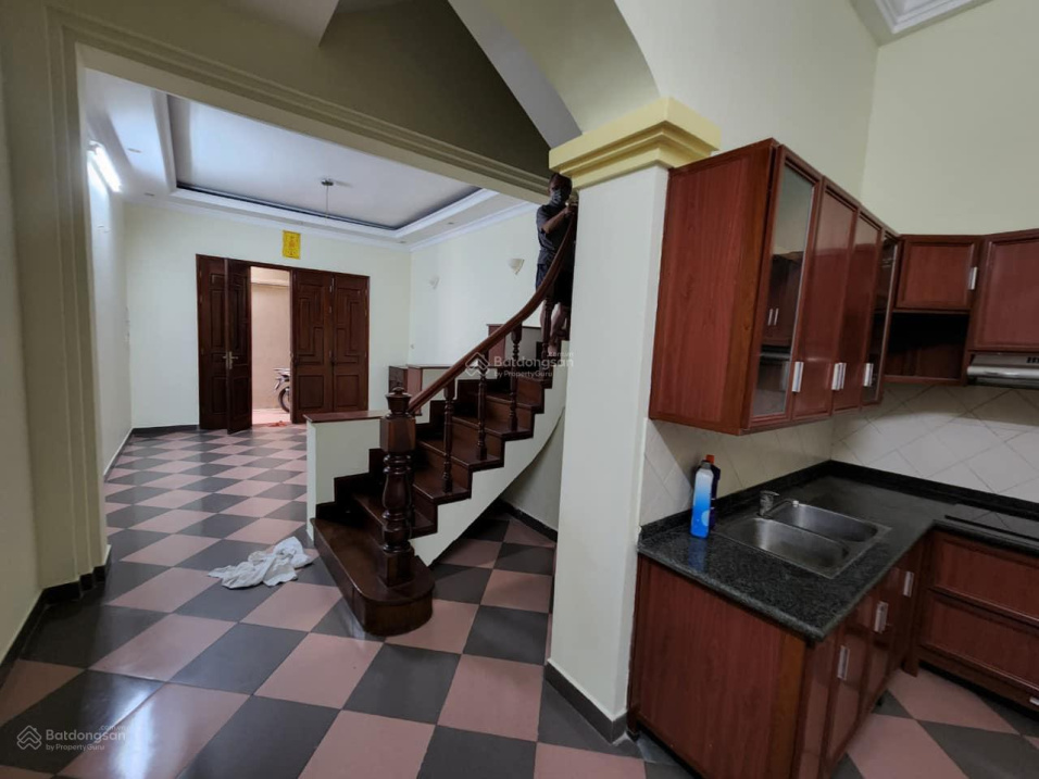 Cần bán nhà sát ôtô tránh 2thoáng vĩnh viễn, sát bãi đỗ gửi Đường Láng, Đống Đa. DT 59m2 giá 6,9 tỷ