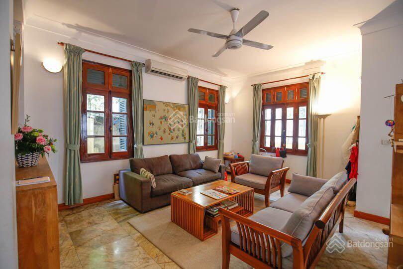 Căn biệt thự hiện đại mang phong cách Châu Âu đẹp như mơ chào bán ở Hồ Tây, bể bơi, sân vườn rộng