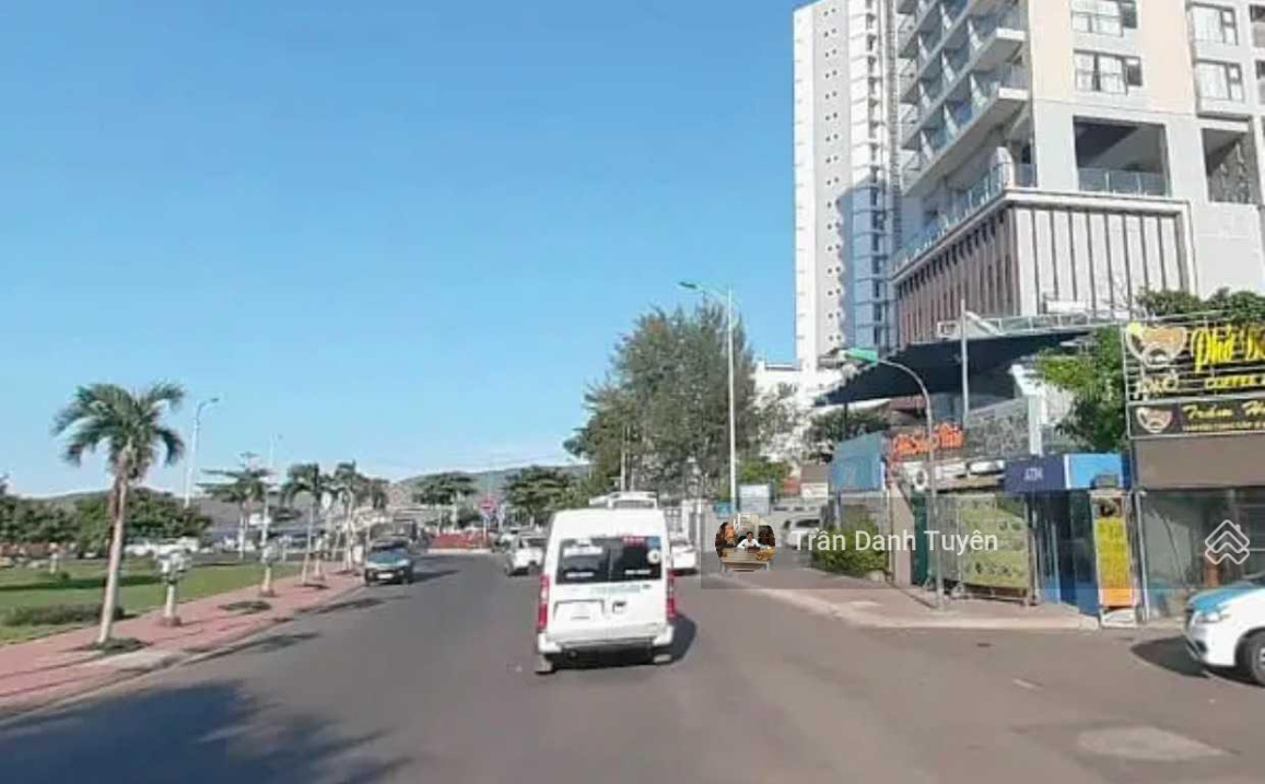 Cần tiền bán gấp căn nhà tâm huyết mặt tiền Hoàng Diệu - P. Vĩnh Nguyên, ngay vòng xoay Trần Phú