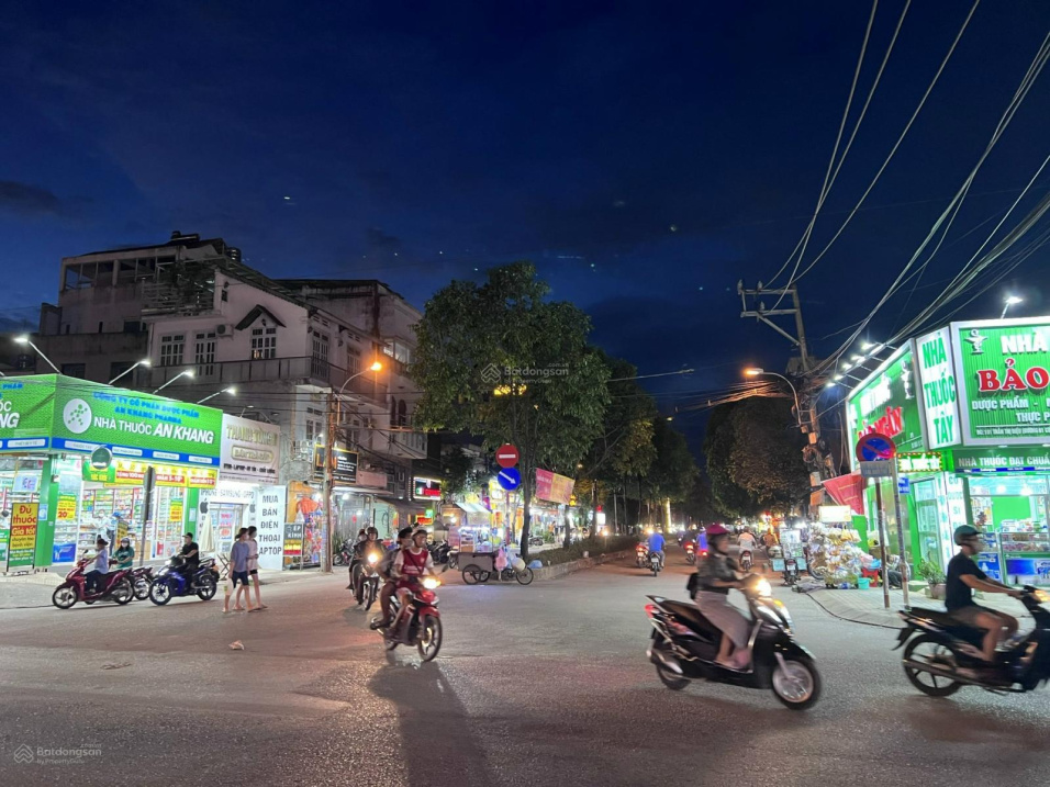 Chỉ 16,5 tỷ sở hữu ngay MT chợ đêm Tăng Nhơn Phú, Phước Long B, Quận 9 - (5x25)m - HĐT 45tr/tháng