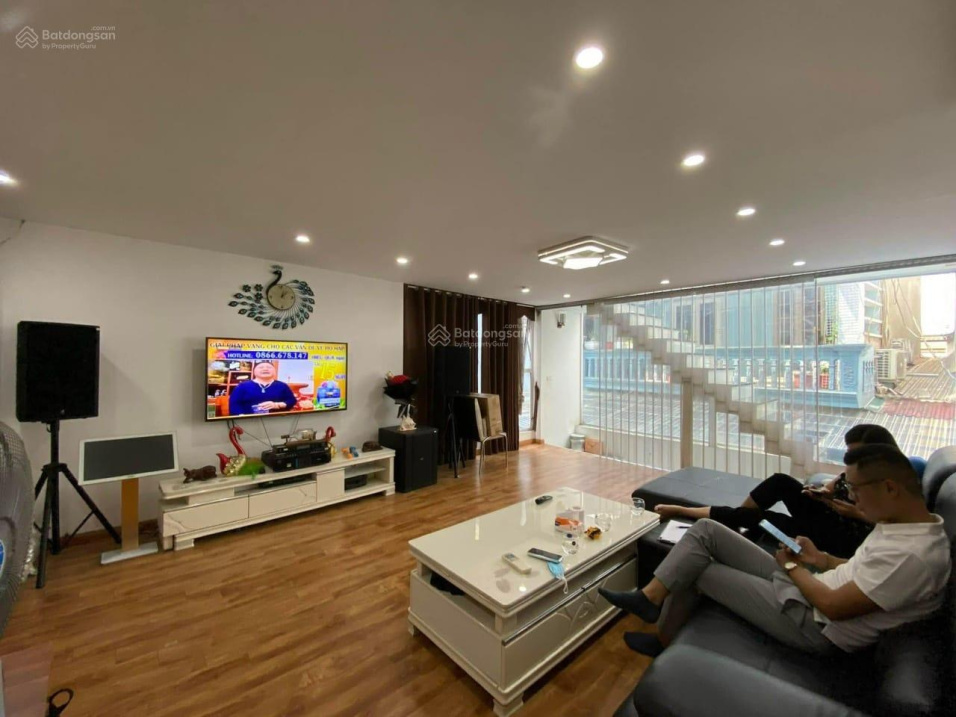 Chỉ nhỉnh 6 tỷ nhà vip Hoàng Mai, 3 mặt thoáng ngõ thông oto vào nhà nội thất đỉnh