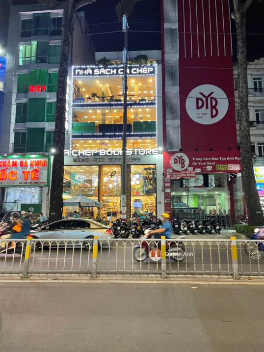 Chính chủ bán căn nhà Cái ! MT Nguyễn Trãi Quận 5 (Đoạn 2 chiều) 8,2x18m, nở hậu T+3 Lầu Chỉ 29 tỷ