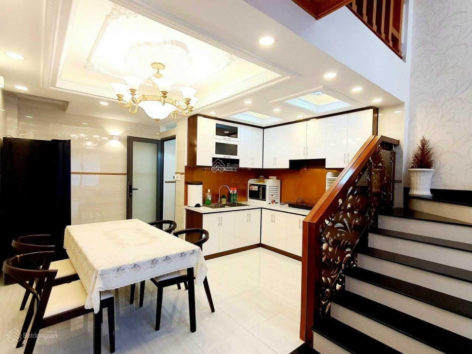 Chính chủ bán gấp hẻm vip, Lê Đức Thọ P7, đường trước nhà 20m(5*20m) 3 tầng, giá giảm còn 15.95 tỷ