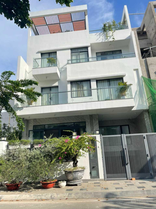 Chính chủ bán nền nhà phố SG Mystery Quận 2 10x18m (180m2) hướng Đông Bắc, view sông.