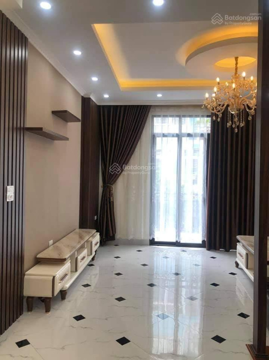 Chính chủ bán nhà 5 tầng sát bến xe Yên Nghĩa sổ đỏ chính chủ giá rẻ ôtô vào sát cửa LH 0367 126 886