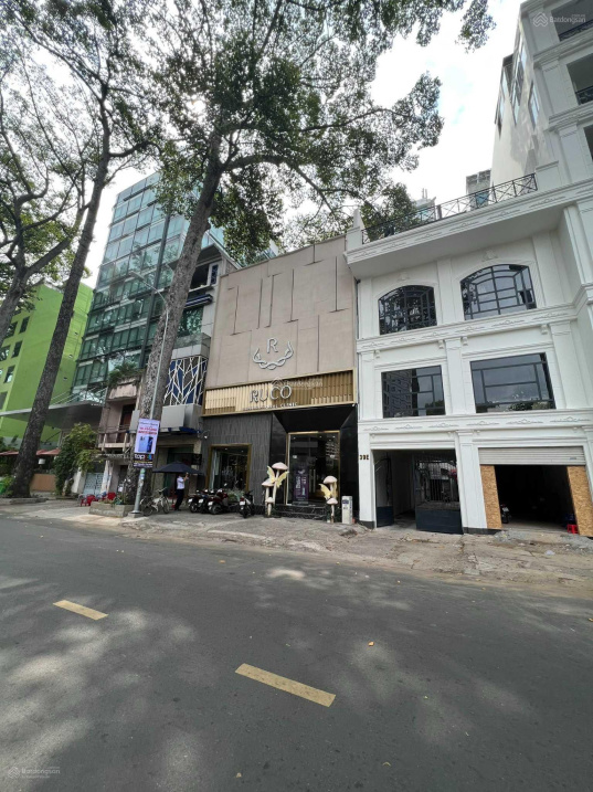 Chính chủ bán nhà MT Trần Quang Khải 8x20m kết cấu 4 tầng giá 60 tỷ.