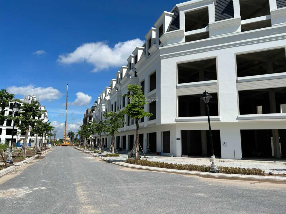 Chính chủ bán shophouse phố đi bộ dự án Kim Chung giá hơn 8 tỷ cả nhà